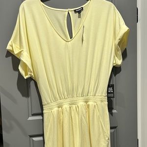 NWT yellow shorts romper: size M, Express